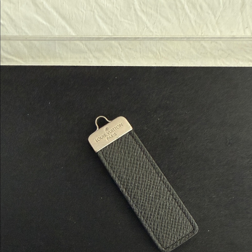 Louis Vuitton Textured Gray Key Holder